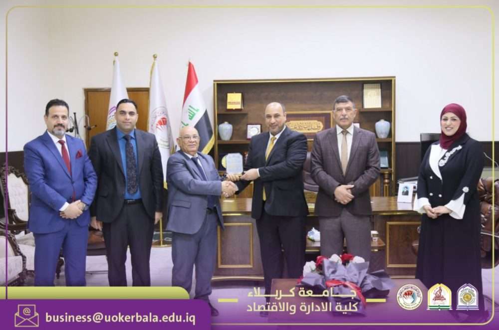 You are currently viewing Professor Dr. Awad Kazem Al-Khalidi, Dean of the College of Administration and Economics at the University of Warith Al-Anbiyaa (peace be upon him), Honors Assistant Professor Dr. Hashem Jabbar Al-Husseini, Dean of the College of Administration and Economics at the University of Karbala