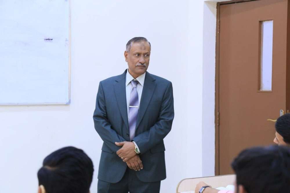 You are currently viewing The College of Administration and Economics at the University of Karbala Organizes a Training Course Entitled “Empowering Students in Academic Report Writing According to the Bologna Process”