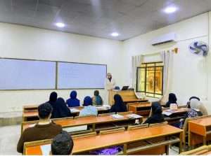 Read more about the article As Part of Its Efforts to Link Academia with Economic Policies, the College of Administration and Economics Organizes a Course on “Company Privatization and Its Mechanisms”